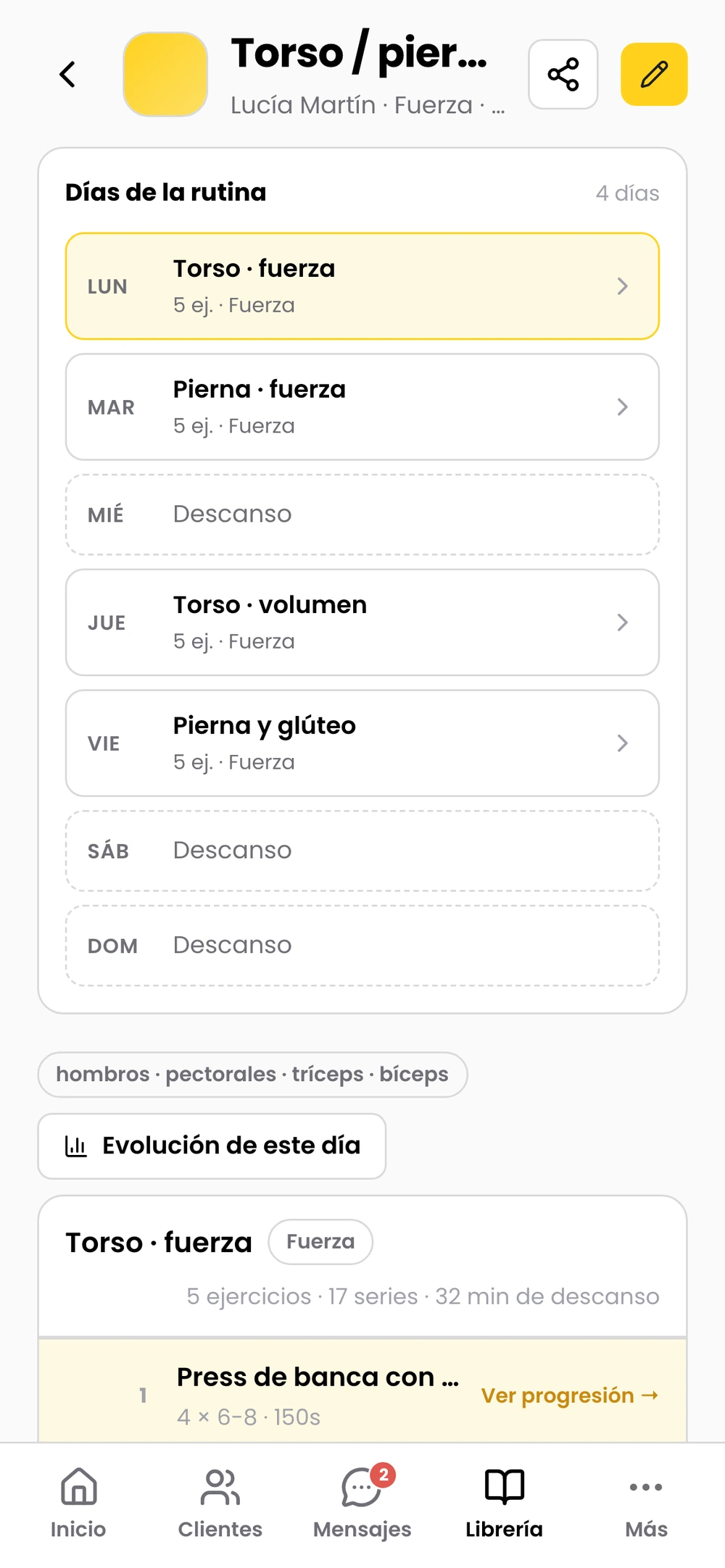 La rutina Torso y pierna abierta en el movil, con los dias de la semana y sus ejercicios